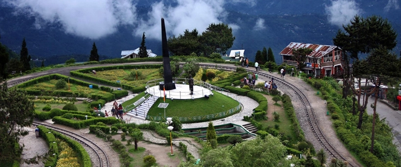 Best-Tourist-Places-to-Visit-in-Darjeeling