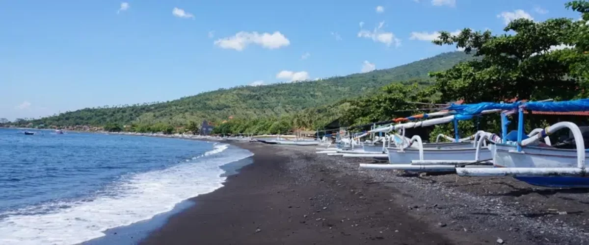 Black-Sand-Beach-in-Bali